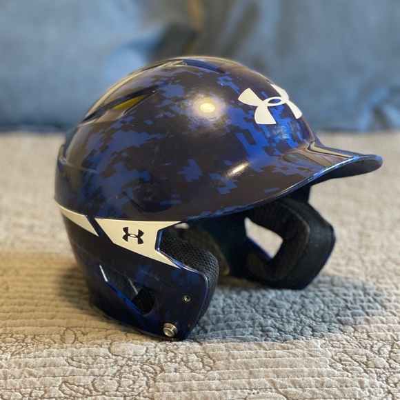 Batting Helmet - Picture 1 of 4